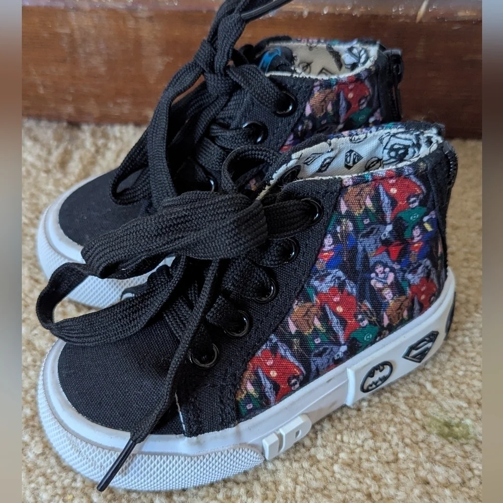 Ground Up Toddler Size 5 Justice League High top sneakers- DC Lace up